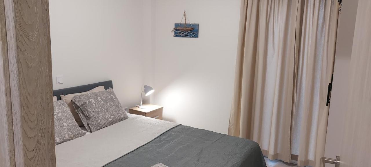 Kristy Apartamento Loútsa Exterior foto